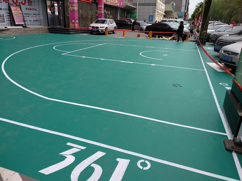 pvc室內(nèi)運(yùn)動地板 耐磨地膠UV抗老化運(yùn)動地膠籃球場防滑運(yùn)動地板廠家