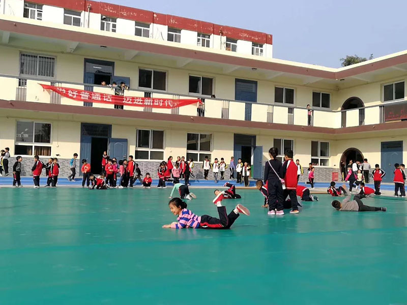 室內(nèi)防滑耐磨羽毛球pvc運(yùn)動地板荔枝紋楓葉紋塑膠地墊廠家批發(fā)